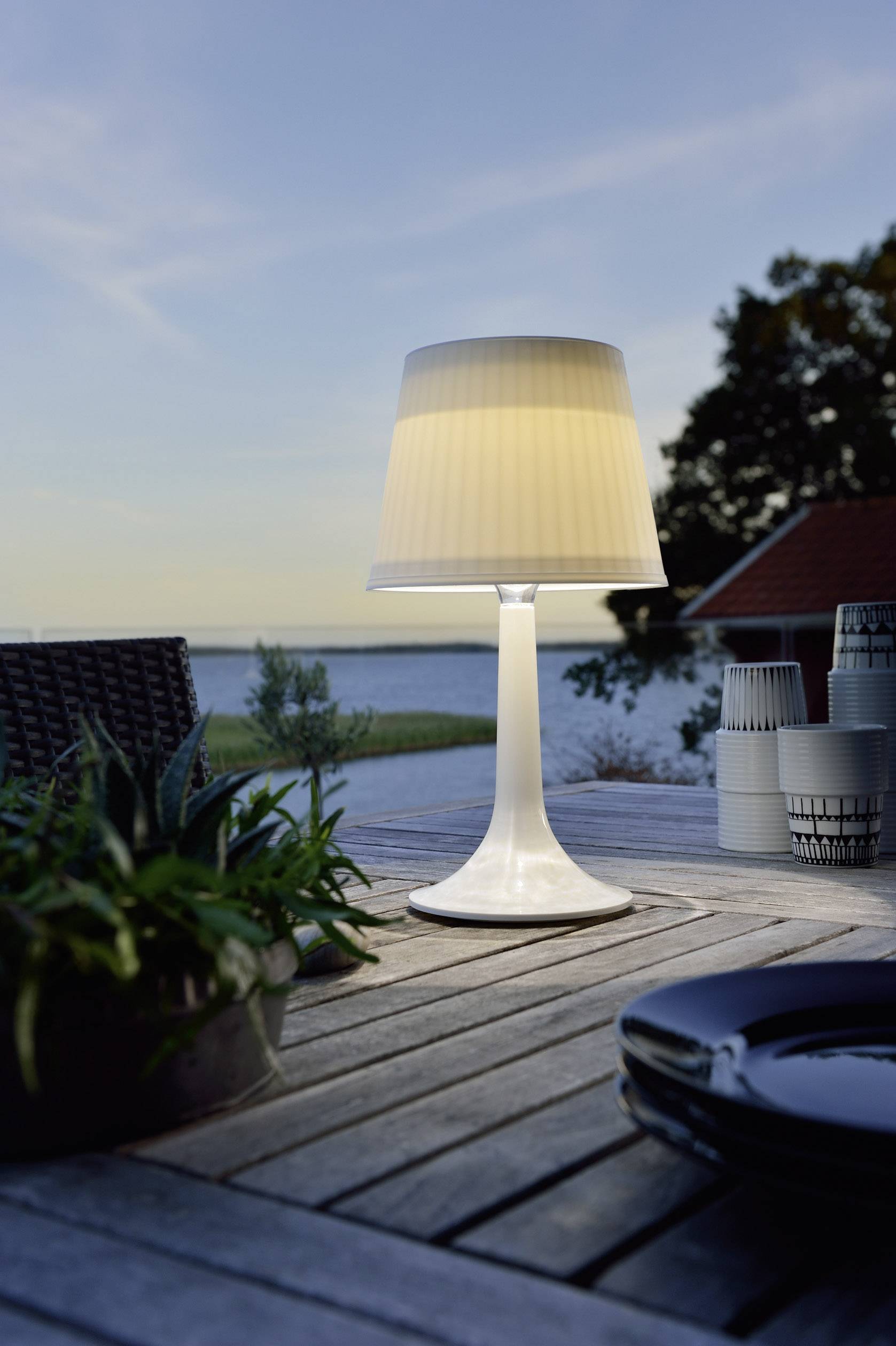 Konstsmide 7109-202 Assis Sitra Solar-Tischlampe 0.5W Neutralweiß Weiß