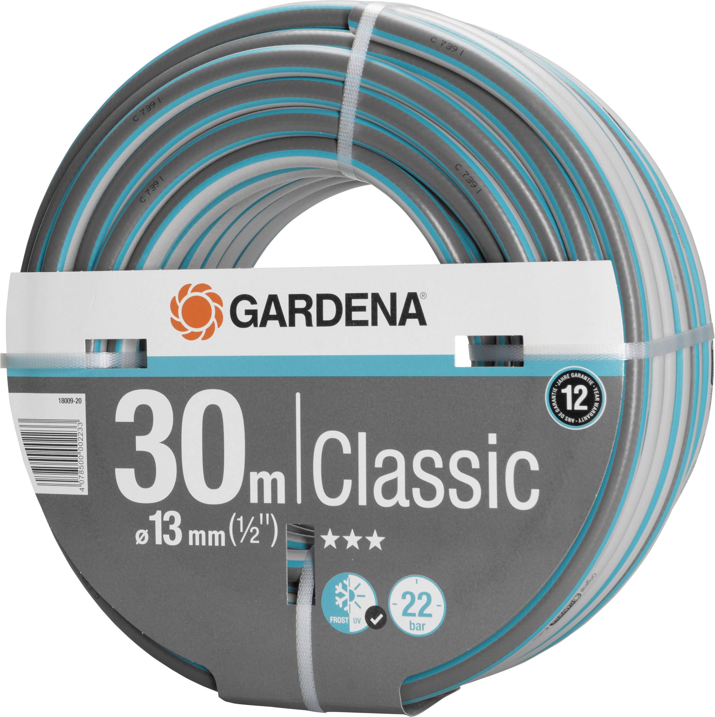 Ein Gartenschlauch von Gardena, 30 m lang, Durchmesser 13 mm, Classic-Serie, zeigt Frostschutzsymbol und -22 Bar-Druckfestigkeit.