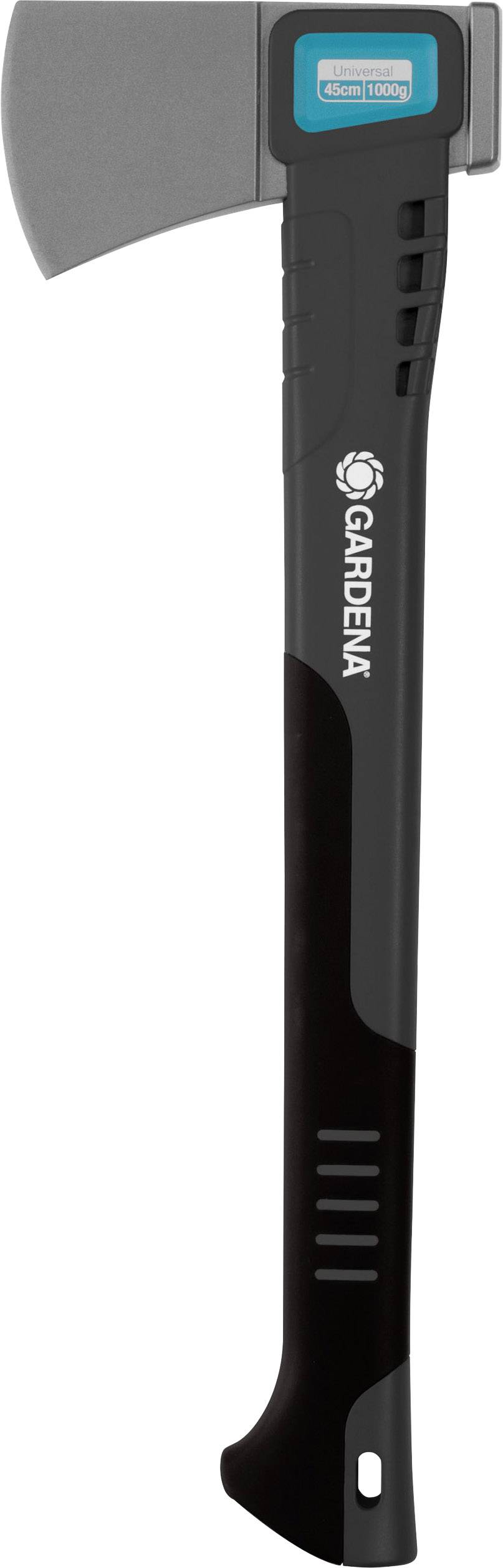 Ein schwarzes Beil mit grauem Kopf und blauem Logo der Marke Gardena am Kopf. Das Design ist modern mit ergonomischem Griff.