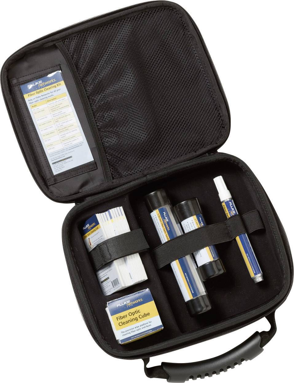 Offene schwarze Tasche mit verschiedenen Reinigungswerkzeugen zur Glasfaserreinigung. Enthält Fläschchen und Packungen mit Reinigungstüchern.