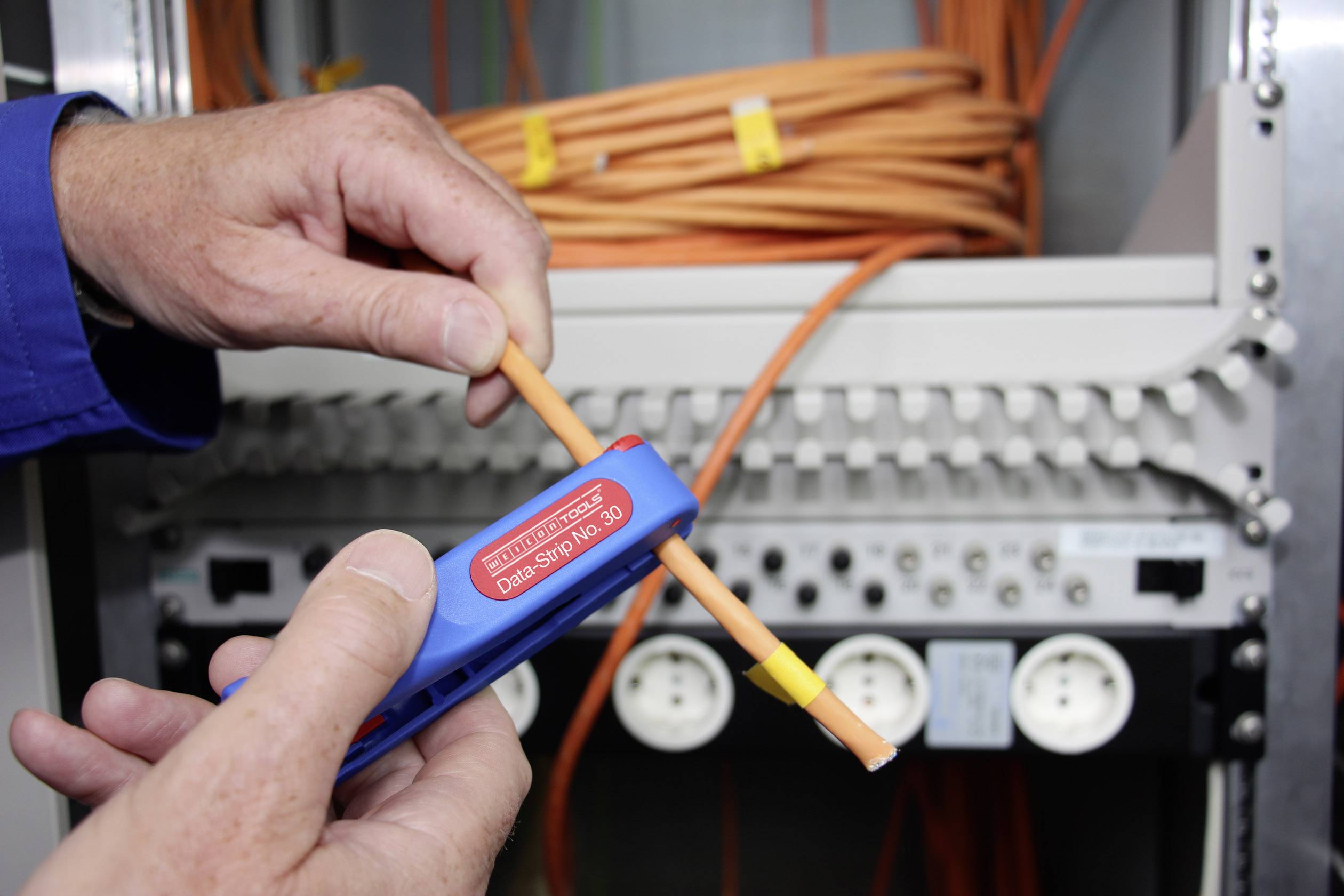 WEICON TOOLS 10033530 Data-Strip No.30 Kabelentmanteler Geeignet für Datenkabel, Telefonleitungen, Steuerleitungen