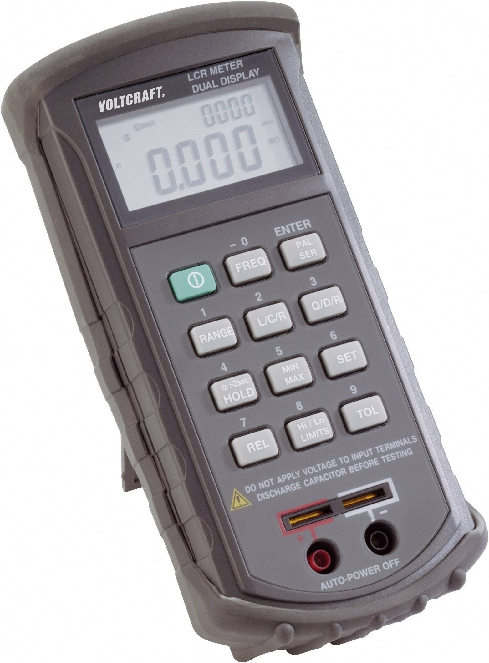 Tragbares LCR-Messgerät mit zwei Anzeigen, zeigt Nullmessung. Tasten zur Funktionseinstellung. Hinweis zur Spannungsvermeidung.