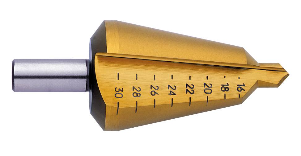 Stufenbohrer aus Metall mit goldener Beschichtung und eingeätzten Maßangaben von 4 bis 30 Millimetern.