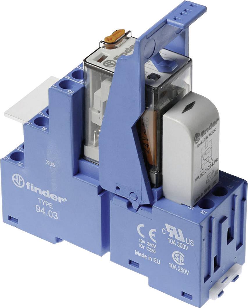 Ein blaues Relais mit dem Aufdruck 'Finder Type 94.03', geeignet für 10A bei 250V. Es zeigt Label für EU- und US-Zertifizierung.