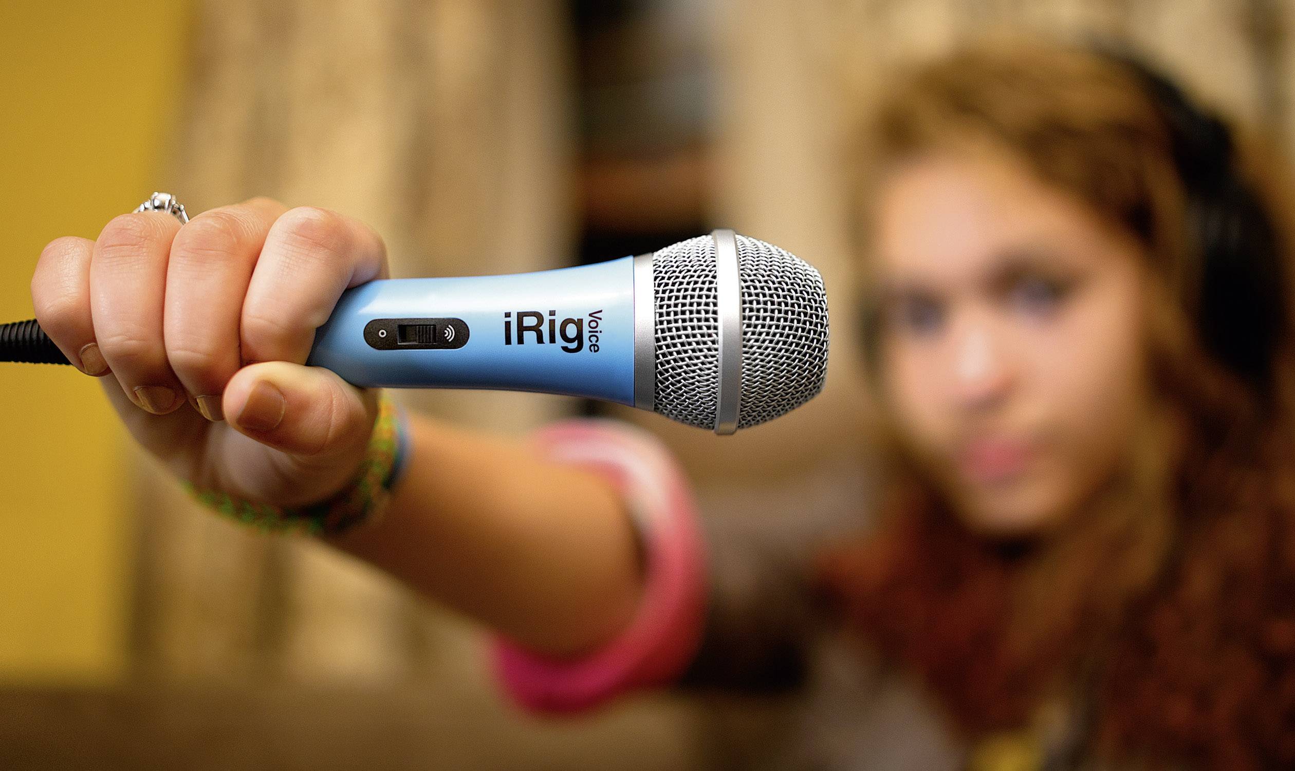 IK Multimedia iRig Voice Hand Gesangs-Mikrofon Übertragungsart (Details):Kabelgebunden