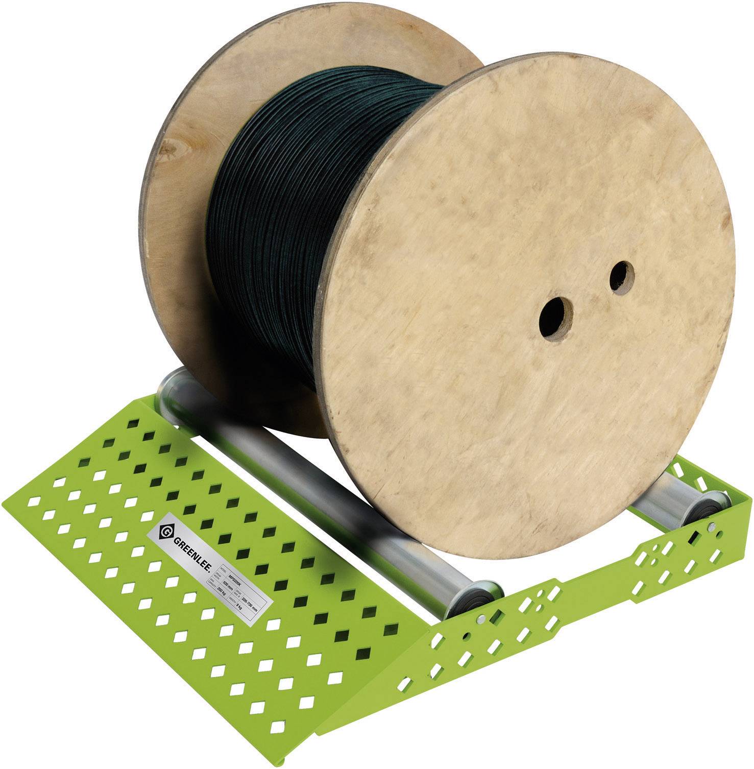 Eine große Holzspule mit grünem Kabel ist auf einem grünfarbenen Metallständer mit Rollen montiert.