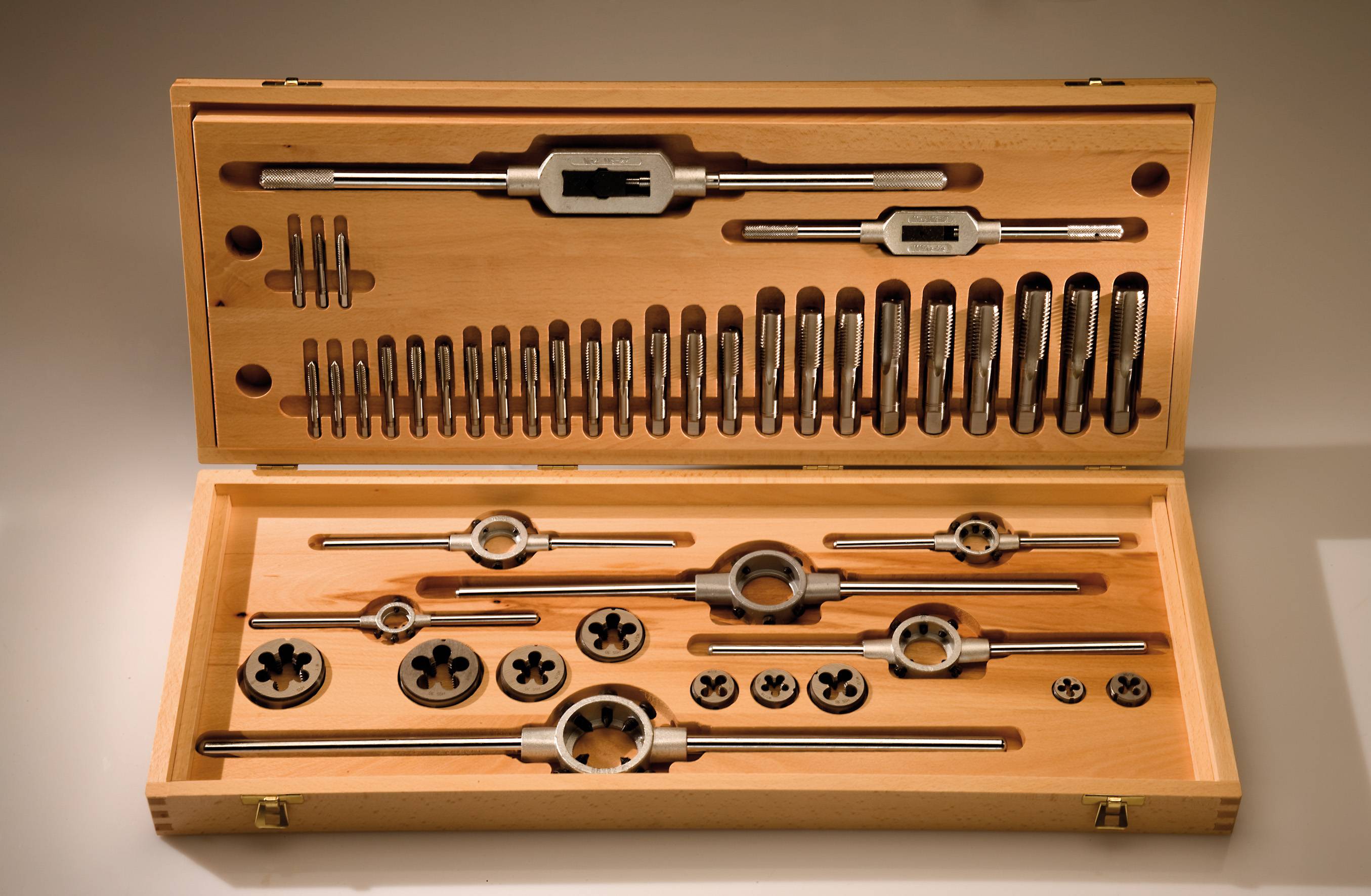 Exact 05180 Gewindeschneidsatz 35teilig HSS BSW 1/4", 5/16", 3/8", 7/16", 1/2", 5/8", 3/4", 7/8", 1"