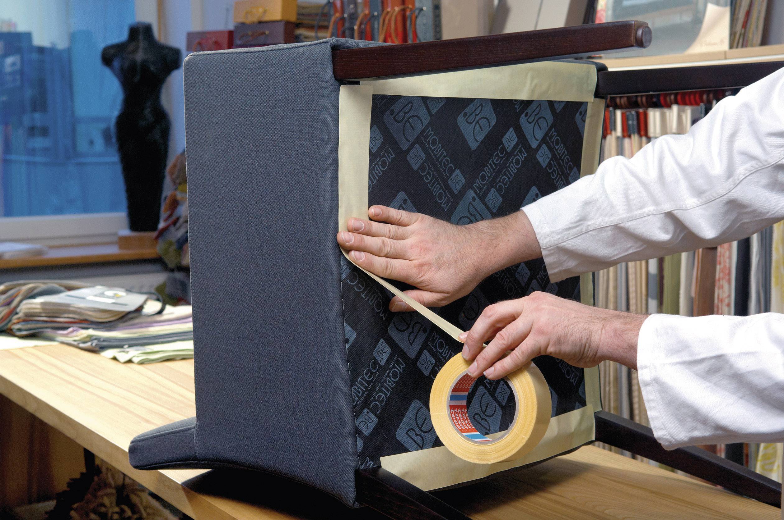 TESA EXTRA STRONG 04944-00002-11 Doppelseitiges Klebeband tesafix® 4944 Weiß (L x B) 10m x 50mm 1St.