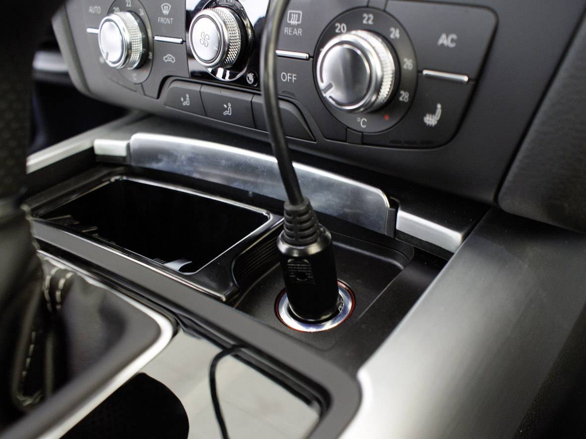 Eufab 16549 Zigarettenanzünder-Verteiler Anzahl Zigarettenkupplungen 2 x Schnittstellen: USB 2 x Belastbarkeit Strom max. 10A