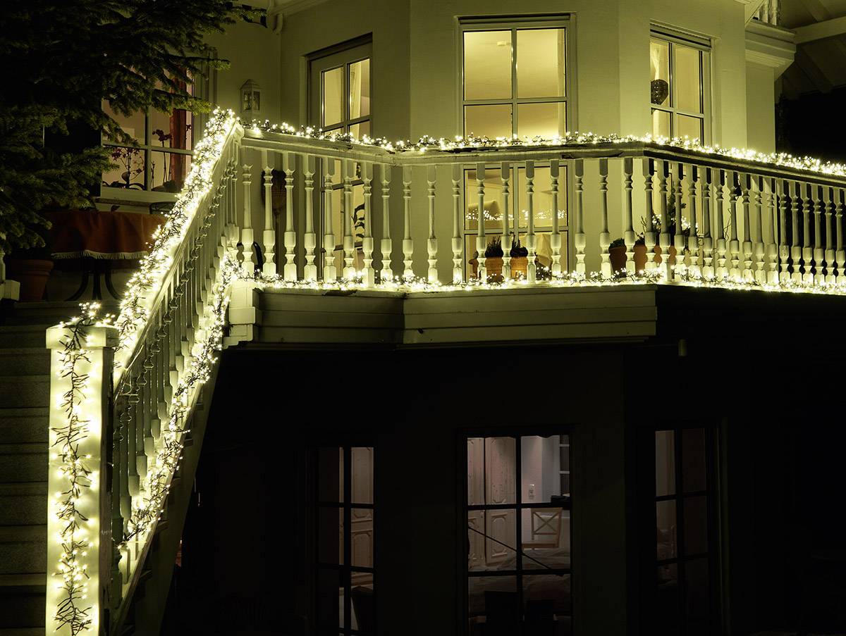 Konstsmide 3792-100 Micro-Lichterkette netzbetrieben Anzahl Leuchtmittel 760 LED Warmweiß Beleuchtete Länge: 4.5 m