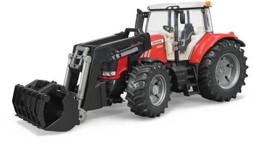 Roter Traktor mit Frontlader auf weißem Hintergrund. Der Traktor hat große, breite Reifen und eine Kabine mit klaren Fenstern.