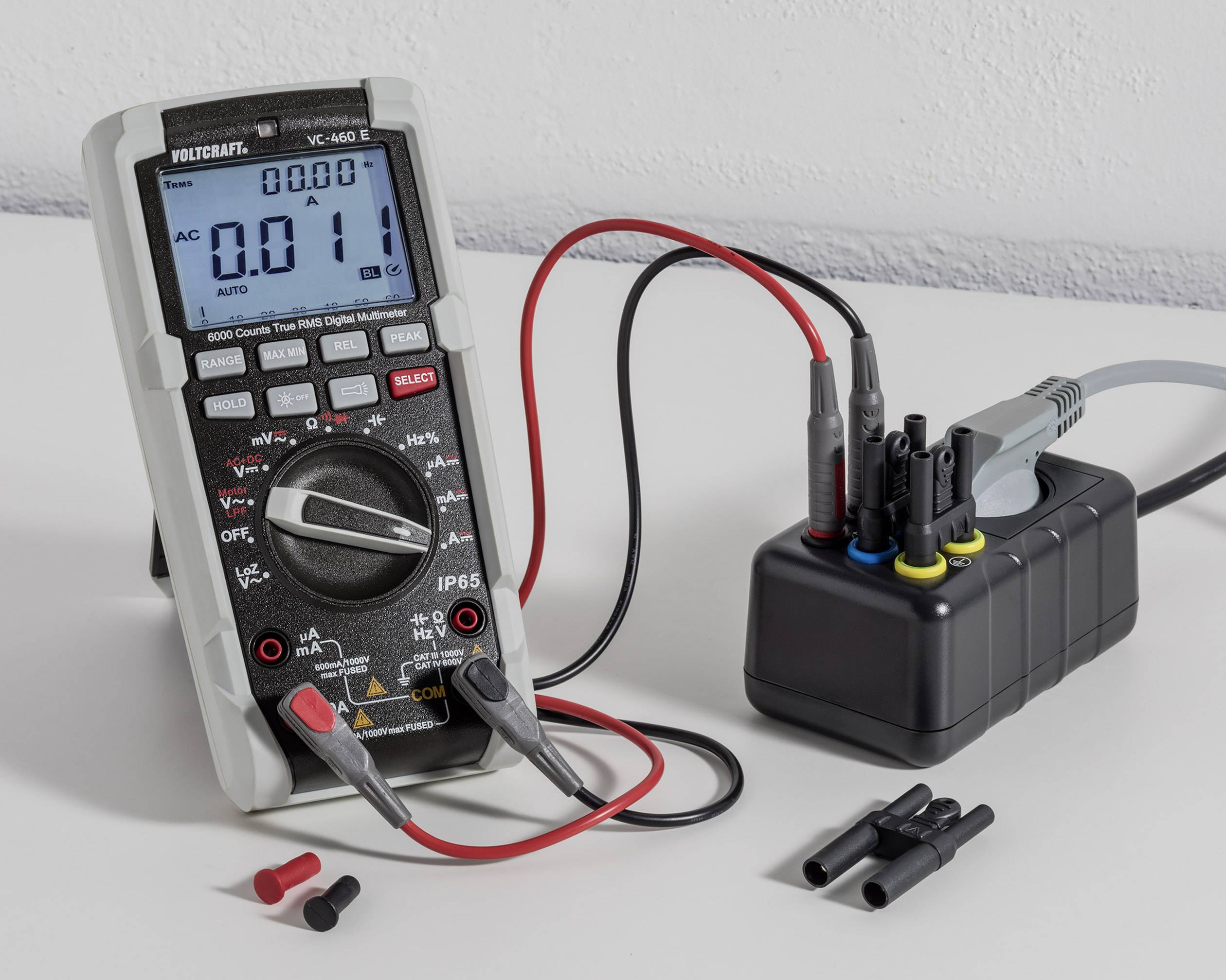 VOLTCRAFT SMA-10 Messadapter Schutzkontakt-Stecker - Buchse 4 mm, Schutzkontakt-Kupplung berührungssicher Schwarz