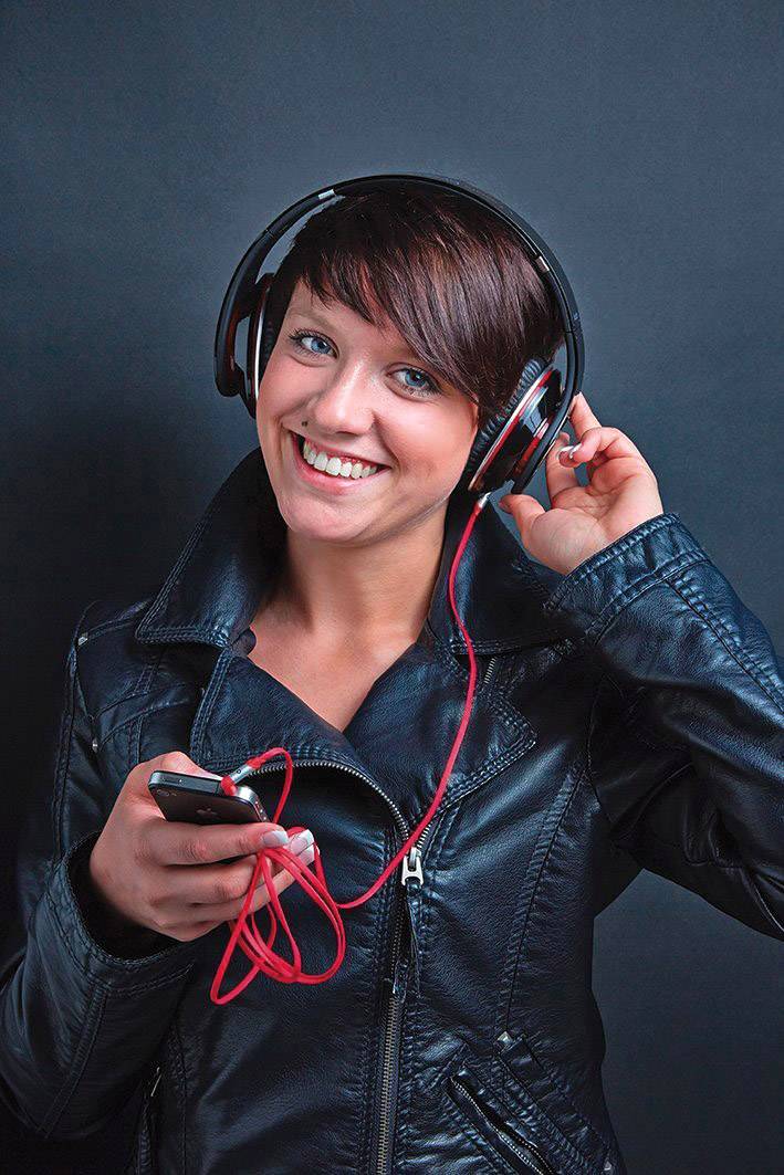 Oehlbach Klinke Audio Anschlusskabel [1x Klinkenstecker 2.5mm - 1x Klinkenstecker 3.5 mm] 1.50m Anthrazit vergoldete