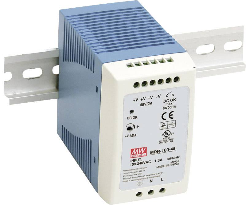 Ein blau-weißes Netzteil mit Netzteileingang 100-240V AC und Ausgang 48V/2A, montiert auf einer Hutschiene, mit grünen Anschlussklemmen.