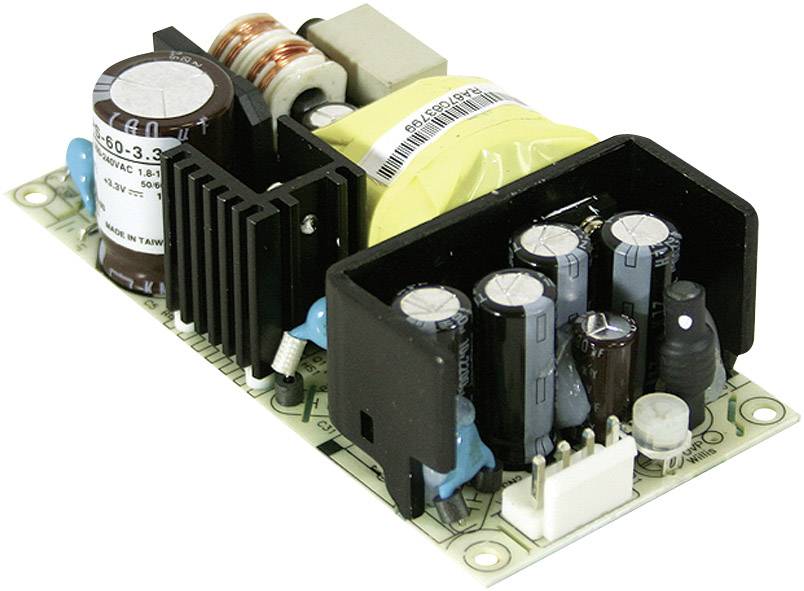 Eine elektronische Platine mit Kondensatoren, Spulen und Kühlkörper. Verwendet in Netzteilen für elektronische Geräte.