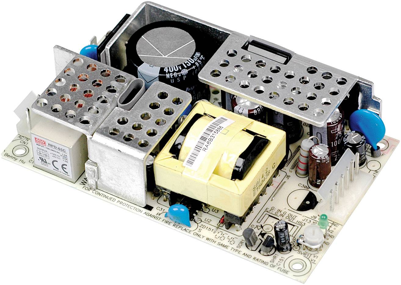 Eine Schaltnetzteilplatine mit mehreren Kondensatoren, Transformatoren und Metallabdeckungen. Die Platine zeigt elektronische Bauteile.