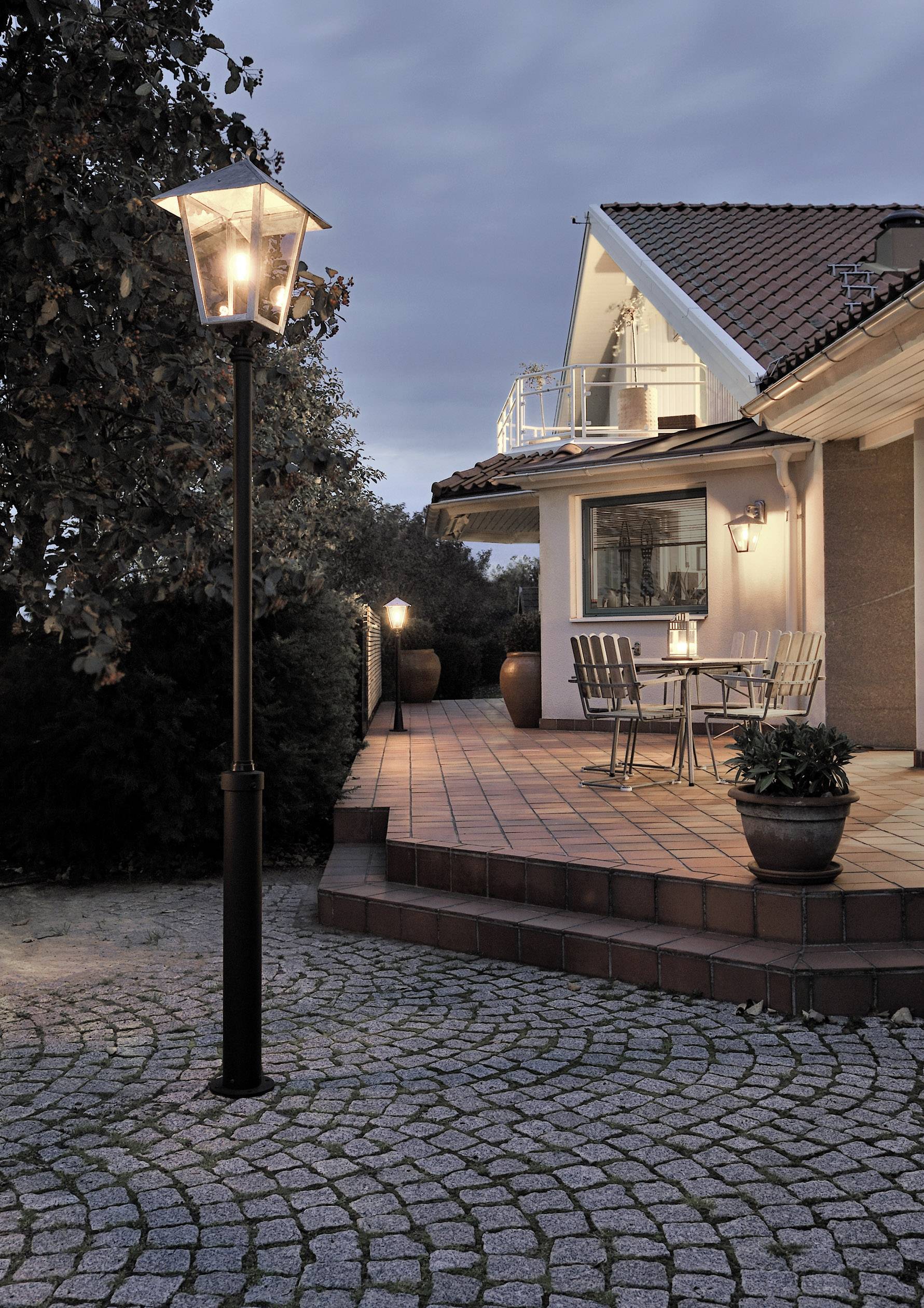 Konstsmide 437-320 Benu Außenstandleuchte Energiesparlampe, LED E27 100W Stahl