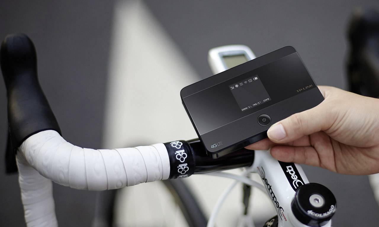 TP-LINK M7350 Mobiler 4G-WLAN-Hotspot bis 10 Geräte 150 MBit/s mit microSD-Kartenslot Schwarz