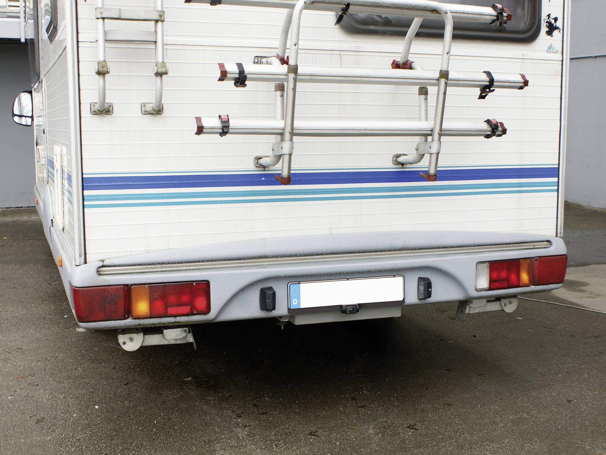 ProUser DRC7010 Funk-Rückfahrvideosystem Abstandshilfslinien, Automatische Tag-/Nachtumschaltung, Automatischer Weißabgleich, IR-Zusatzlicht, neigba