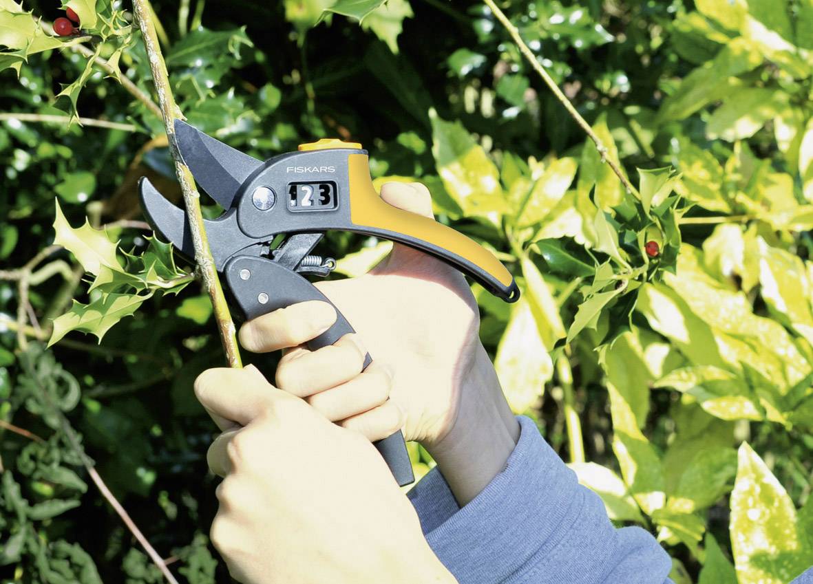 Fiskars 1000575 PowerStep Gartenschere 190 mm Amboss