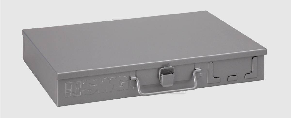 Stahlkoffer mit praktischem Griff und Verschluss, für Werkzeug- oder Materialaufbewahrung, Produkt von Stier.