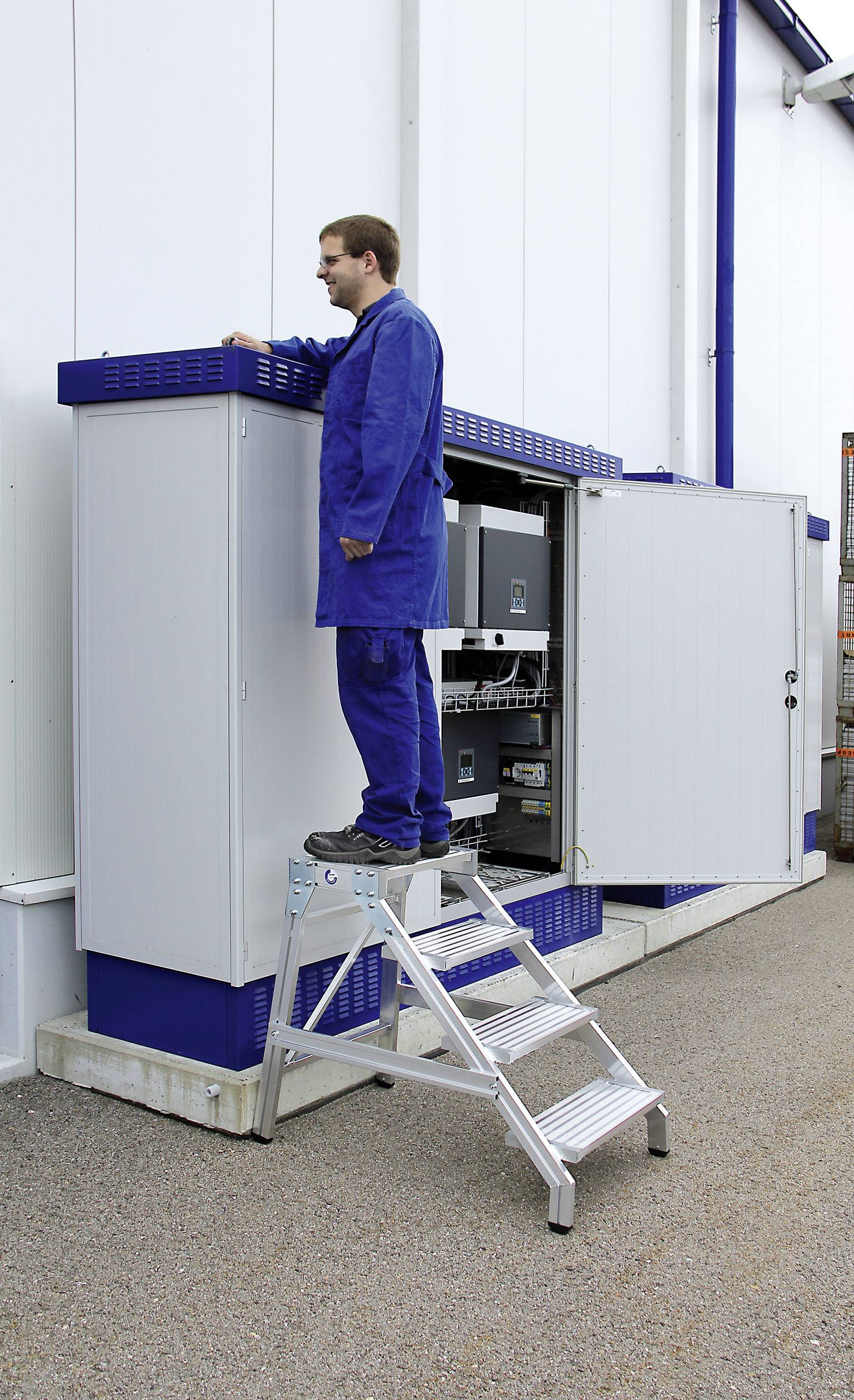 MUNK Günzburger Steigtechnik 50175 Aluminium Montagetritt Arbeitshöhe (max.): 3 m Silber 15 kg