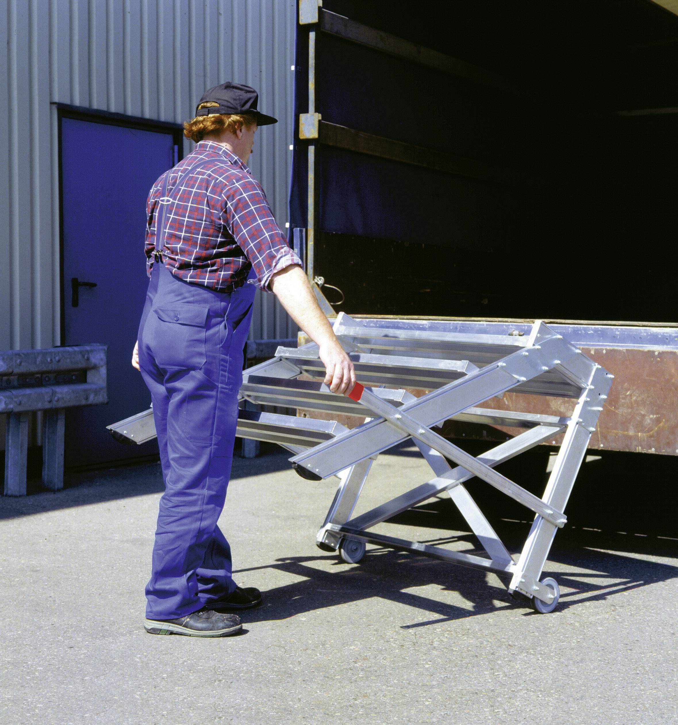 Günzburger Steigtechnik MUNK 50436 Aluminium Treppe fahrbar Arbeitshöhe (max.): 2.8m Silber 46kg