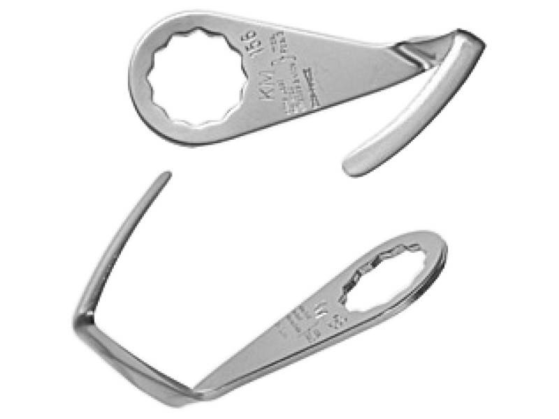 Zwei verchromte Metallwerkzeuge mit sechseckigen Öffnungen und Griffhaken, angeordnet in verschiedenen Positionen.