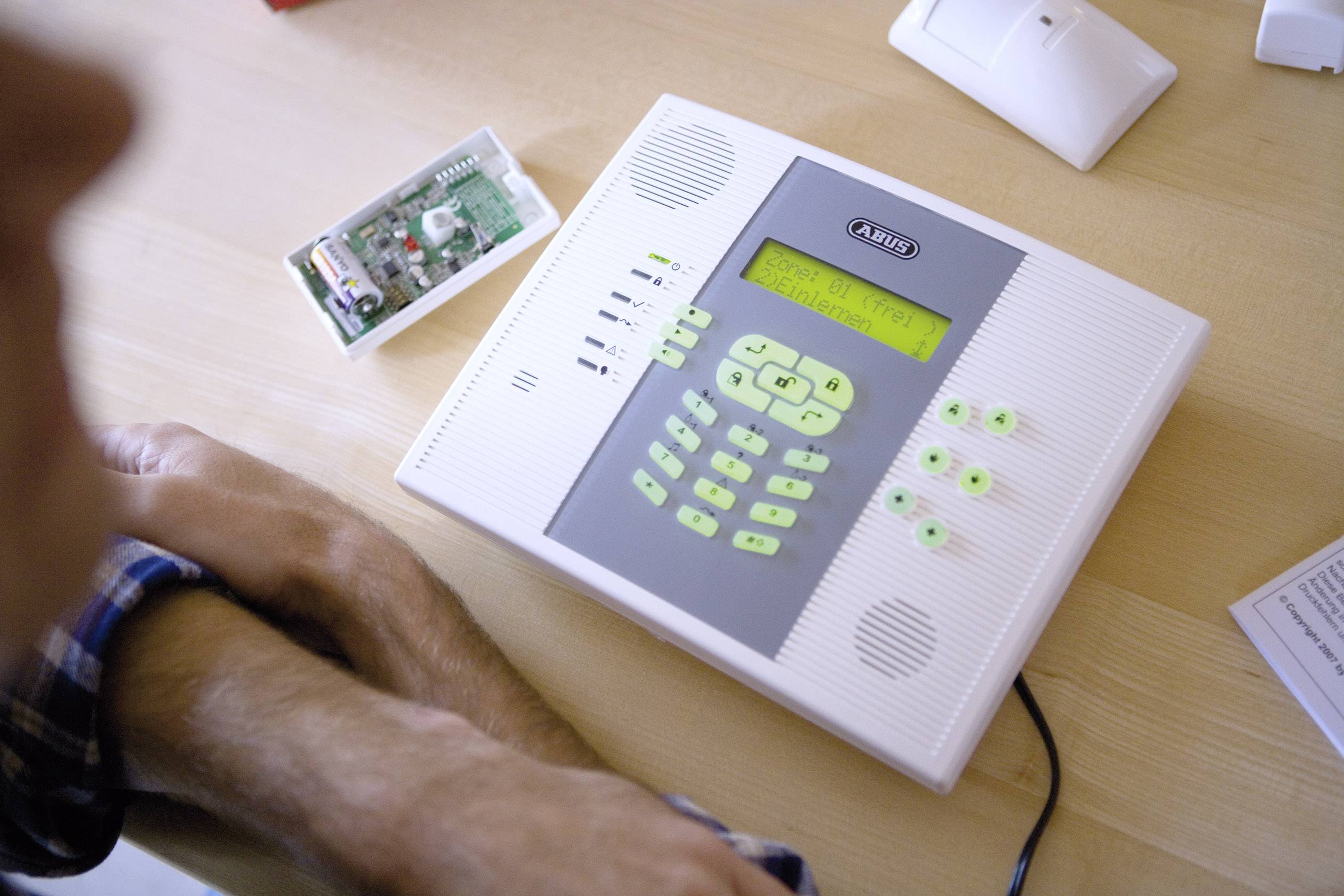 Funk-Alarmanlagen-Set ABUS Privest Privest FUAA30000 Alarmzonen (Funk) 32 Alarmzonen (Draht) 1