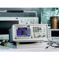 Tektronix AFG1022 Funktionsgenerator netzbetrieben 0.000001Hz - 25MHz 2-Kanal Arbiträr, Dreieck, Puls, Rechteck, Sinus, Rauschen Tektronix AFG1022 Funktionsgenerator netzbetrieben 0.000001Hz - 25MHz 2-Kanal Arbiträr, Dreieck, Puls, Rechteck, Sinus, Rauschen