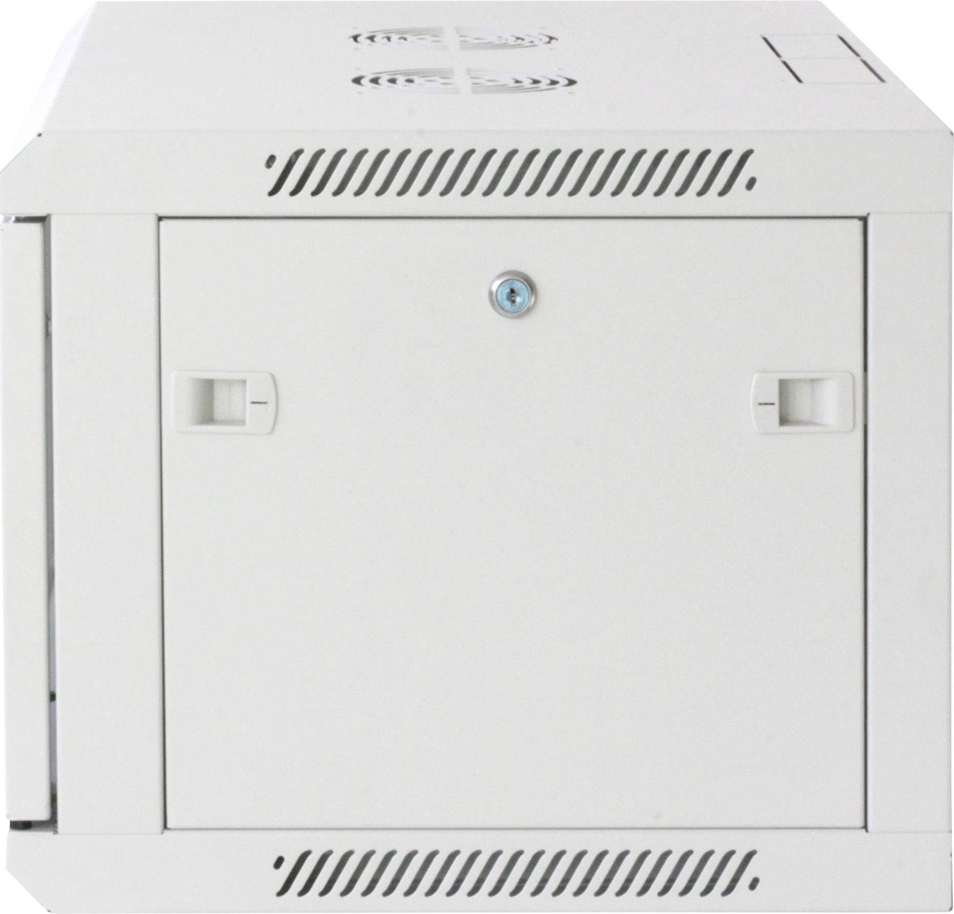 Ein weißer, rechteckiger Wandschrank mit Belüftungsschlitzen und einer verschließbaren Tür, verwendet zur Aufbewahrung elektronischer Geräte.