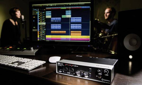 Audio Interface Steinberg UR242 inkl. Software