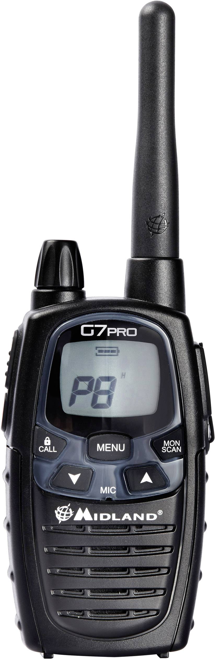 Ein schwarzes Walkie-Talkie mit Display zeigt 'P8'. Große Antenne oben, Tasten zur Bedienung darunter. Markenname 'MIDLAND' sichtbar.