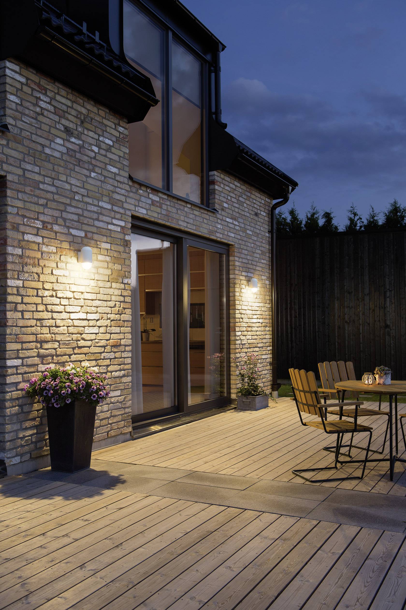 Konstsmide Sassari 7525-250 LED-Außenwandleuchte EEK: G (A - G) LED LED fest eingebaut 4W Weiß