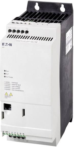 Industrielles Steuergerät von Eaton, Modell PowerXL DE1, mit mehreren Anschlussmöglichkeiten und LED-Anzeigen für Betriebsstatus.