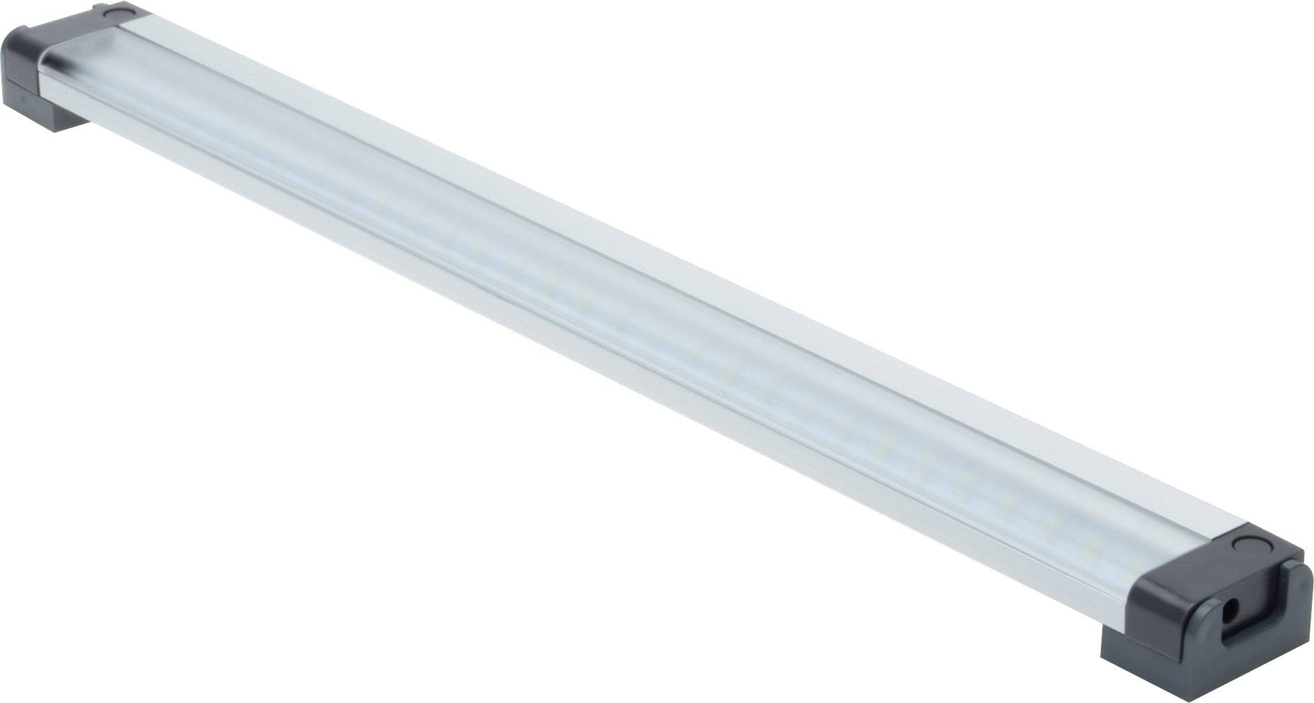Eine schmale, rechteckige LED-Leuchte mit silbernem Gehäuse und dunklen Endkappen. Geeignet für die Ausleuchtung von Innenräumen.