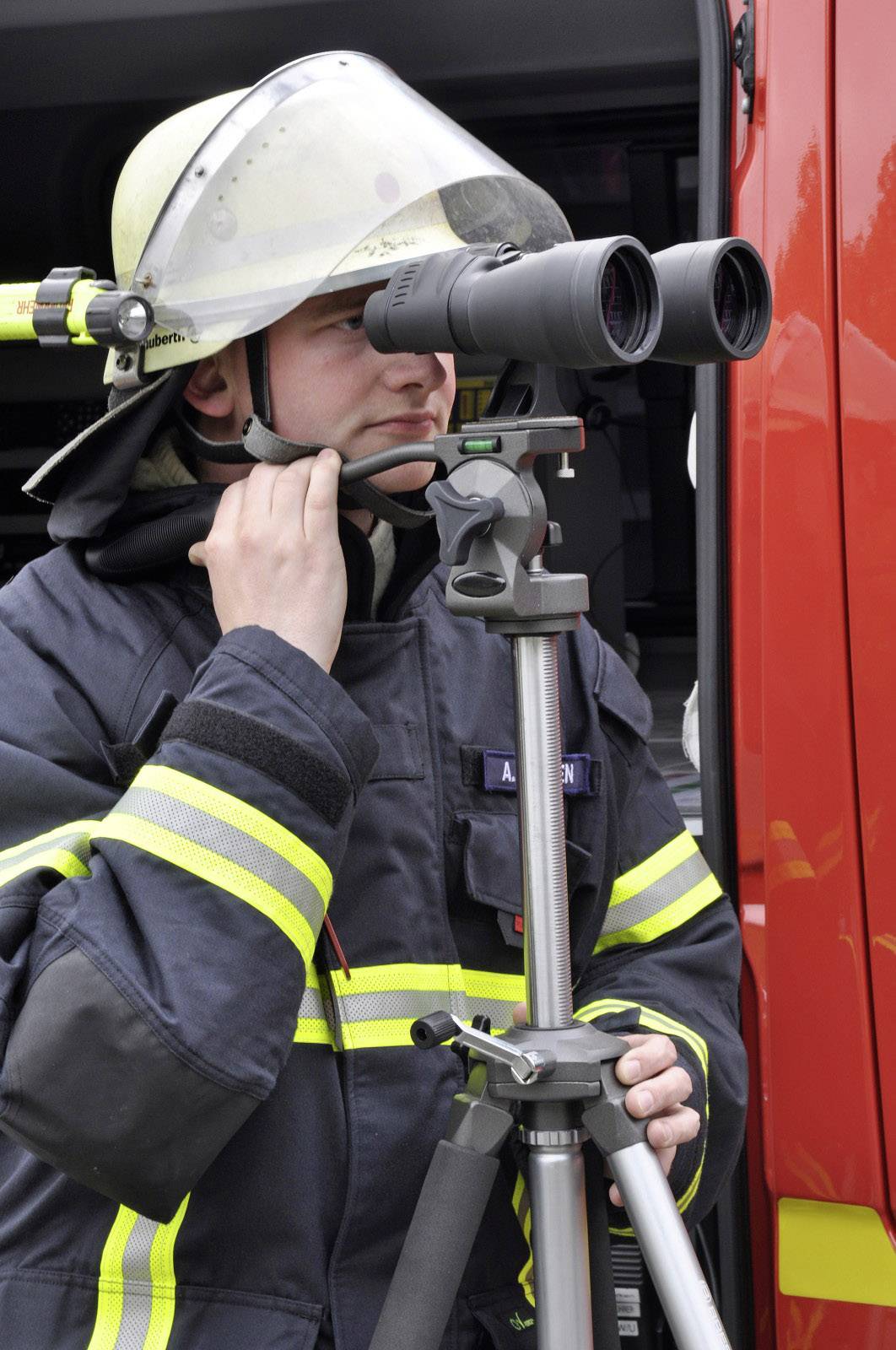 Bresser Optik Fernglas Spezial-Saturn 20 x 60mm Porro Schwarz 1552060