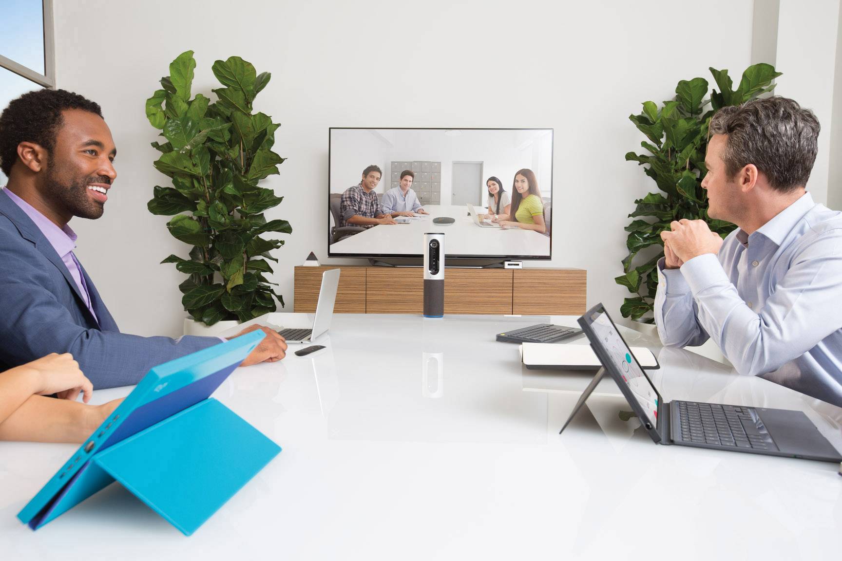 Logitech ConferenceCam Connect Full HD-Webcam 1920 x 1080 Pixel Standfuß