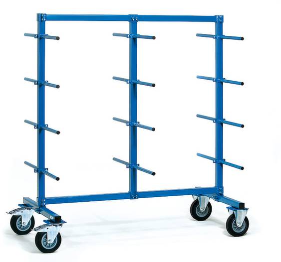 Ein blauer Metallwagen mit Rollen, der vertikale Stangen hat. Geeignet zur Aufbewahrung oder zum Transport von längeren Gegenständen.