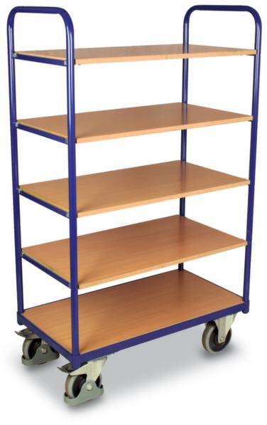 Ein blauer Rollwagen mit fünf Holzablagen und vier Rollen.