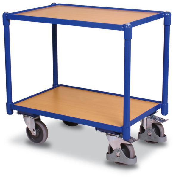 Ein zweistöckiger Transportwagen mit blauen Metallrahmen, Holzböden und vier schwenkbaren Rädern für die einfache Bewegung.