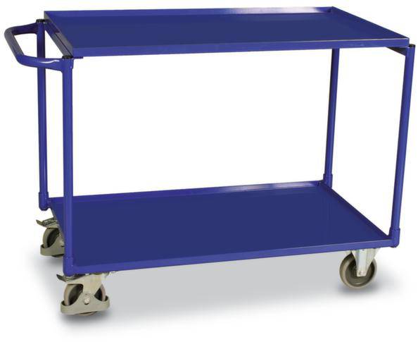 Blauer Transportwagen mit zwei Ebenen und vier Rädern, geeignet für den Transport von Waren oder Materialien in Arbeitsumgebungen.