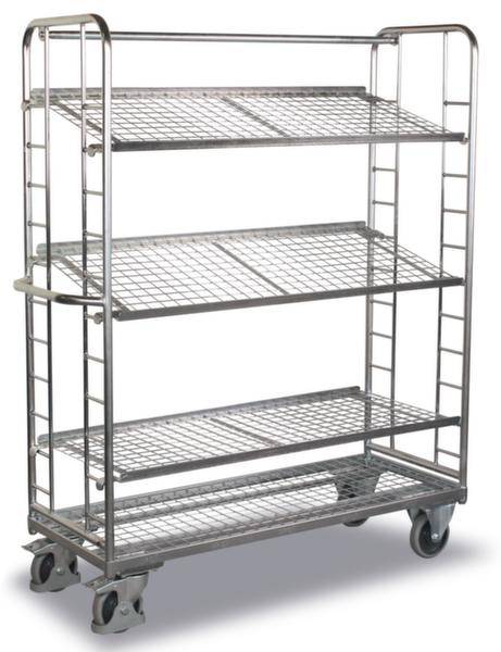 Metallisches Rollregal mit vier Gitterböden und stabilen Rollen, geeignet für Lagerung und Transport von Waren.