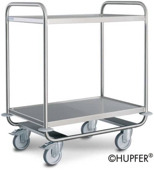 Ein rollbarer Edelstahl-Servierwagen mit zwei Ebenen und vier schwenkbaren Rädern, geeignet für den Transport von Gegenständen.