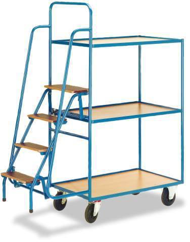 Blauer Rollwagen mit drei Holzablagen und einer integrierten Leiter mit vier Stufen, auf Rädern für leichten Transport.
