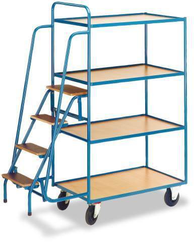 Ein blauer Rollwagen mit vier Holzregalen und einer Treppe auf der linken Seite. Der Wagen hat Rollen für einfache Bewegung.