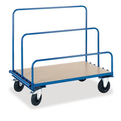 Ein blauer Plattenwagen mit vier Rädern, geeignet für den Transport von Flachmaterialien. Der Wagen hat eine Holzplattform und Metallrahmen.