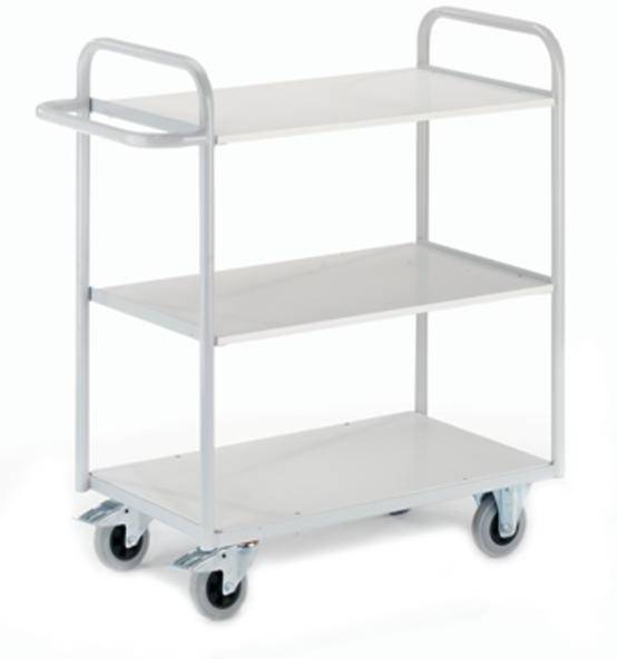 Ein dreistöckiger rollbarer Wagen, silberfarben, mit Gitterrahmen. Geeignet für den Transport von Gegenständen in Lager oder Büro.