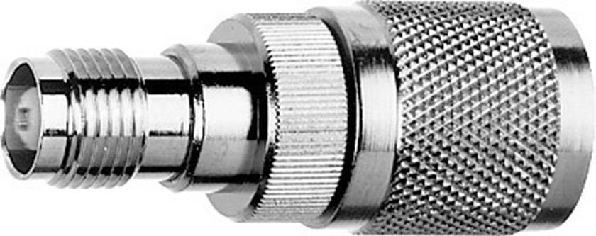 Metallischer Koaxialstecker, silber glänzend, zylindrische Form mit geriffeltem Griffteil. Verwendet für elektrische Verbindungen.