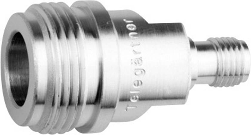 Metalladapter mit Gewinde, beschriftet mit 'Telegärtner'. Verwendet für Kabelverbindungen in technischen Anwendungen.